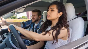 Tikkende tijdbom op asfalt: Waarom 1 op de 5 bestuurders een gevaar voor jou vormt