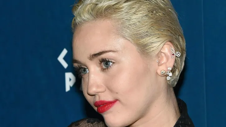 Miley zingt over dode kogelvis