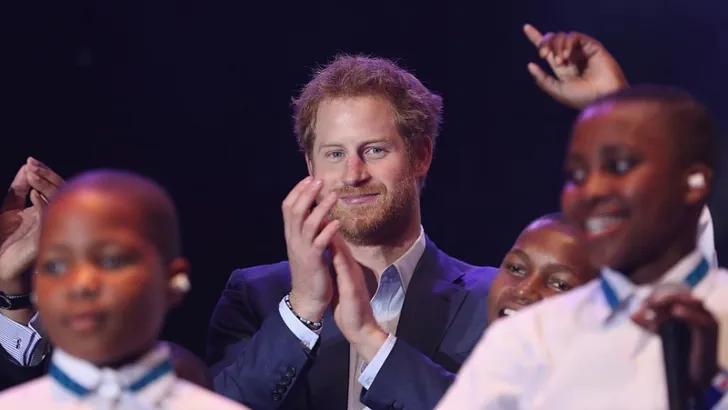 Vriendin prins Harry 'vlucht' naar Londen