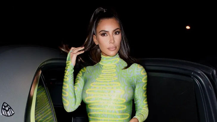 Kim Kardashian baart opzien met flink geshopte foto