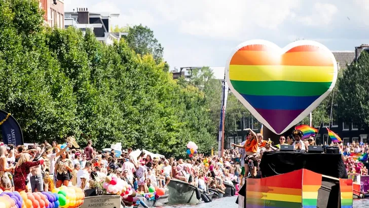 Canal Parade tijdens de Pride 2022