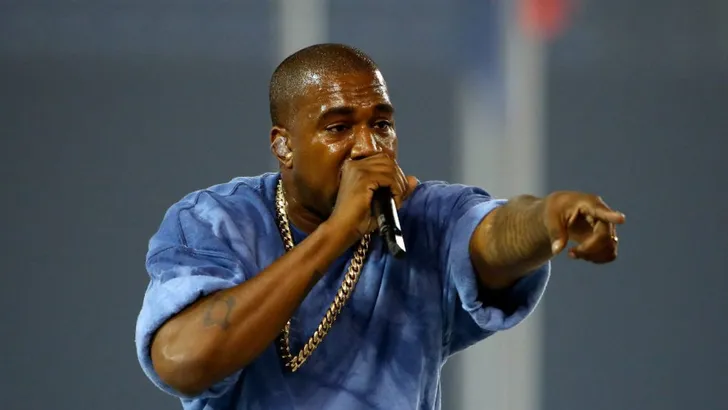 Kanye West lacht!