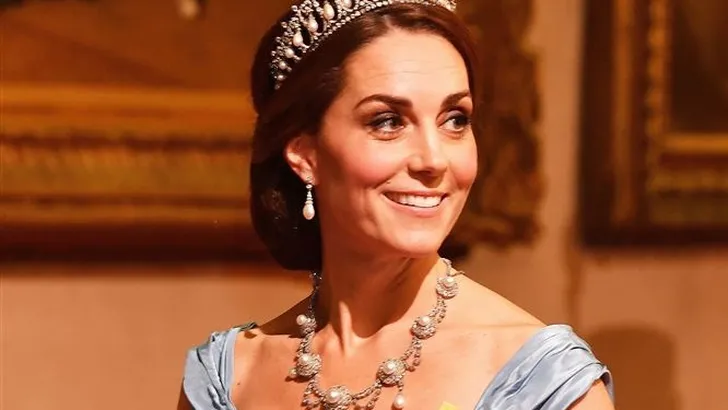 Diana's juwelen laten Kate stralen tijdens Staatsbanket