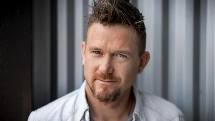 Johnny de Mol over vader worden: "Het moment is er nu meer dan ooit"