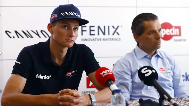 Press Conference Alpecin Fenix - Giro dÕItalia 2022