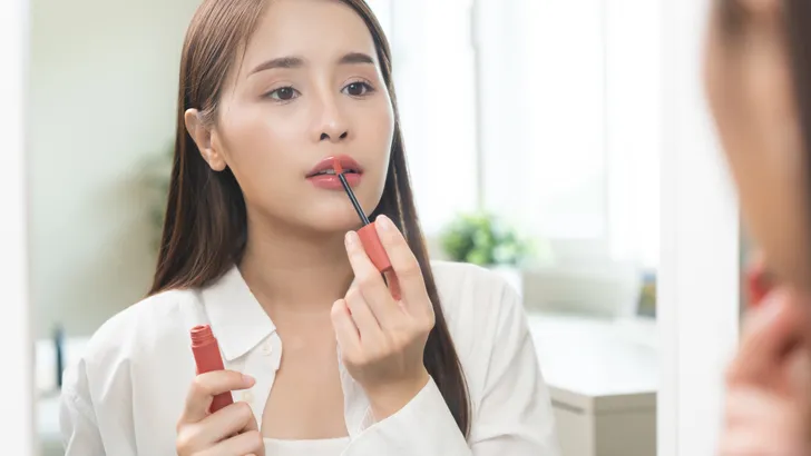 Waarom deze betaalbare lipolie met SPF de ultieme zomermusthave is