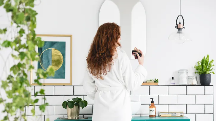 Design, kleuren, materialen… Deze trends gaan je badkamer compleet transformeren in 2026