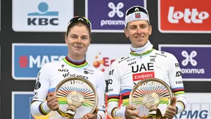 de echte tadej pogacar en lotte kopecky na de ronde van vlaanderen