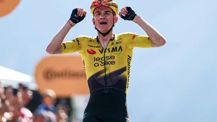 Sepp Kuss is nog steeds een ijzersterke klimmer, maar zo dominant als pakweg vijf jaar geleden is de Amerikaan niet meer. Toch zegevierde hij op prachtige wijze in de negentiende etappe van de Giro d'Italia.