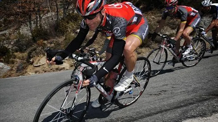 Leipheimer houdt stand in de harde wind