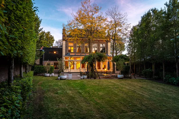 Tuin bij herenhuis in Sneek