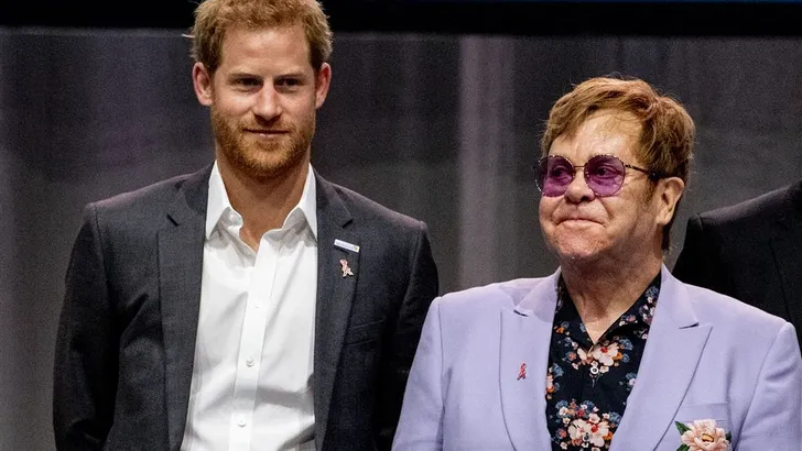 Harry lijkt op zijn moeder, volgens Elton John