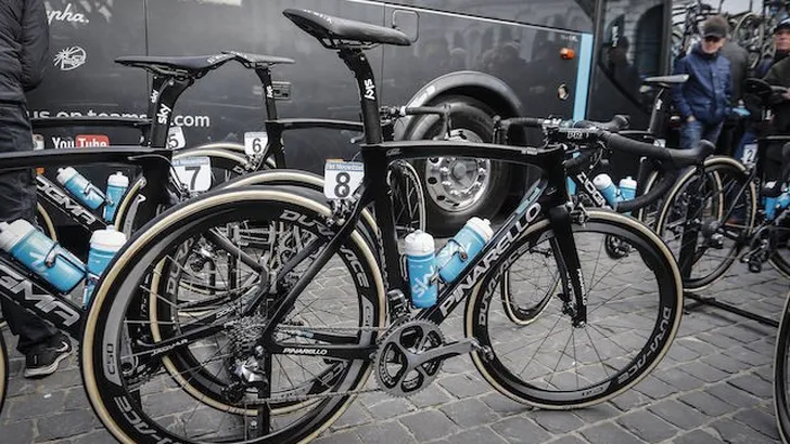 Nieuwe fietsproducten: sportbril, remlicht en fietsapp
