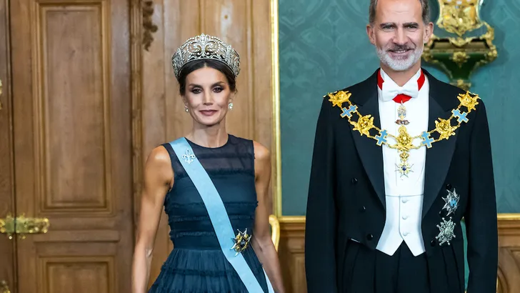 Letizia draagt 'Victoria's' H&M-jurk in Zweden