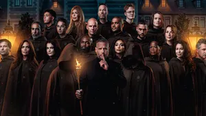 De castfoto van De Verraders