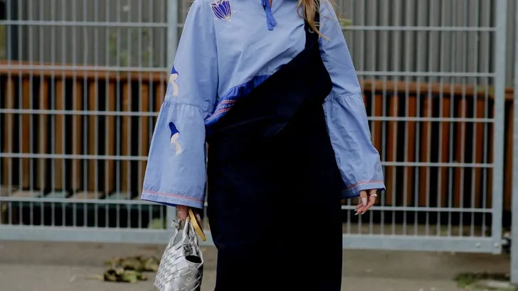 Vrouw met stijlvolle look.