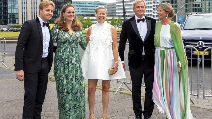 Ook prinses Mabel valt voor de witte zomerjurk