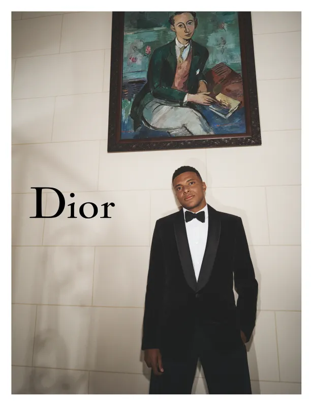Real Madrid-voetballer Kylian Mbappé in de Spring/Summer 2026 campagne van Dior