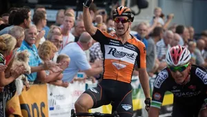 Dylan Groenewegen spurt naar de zege in Brussels Cycling Classic