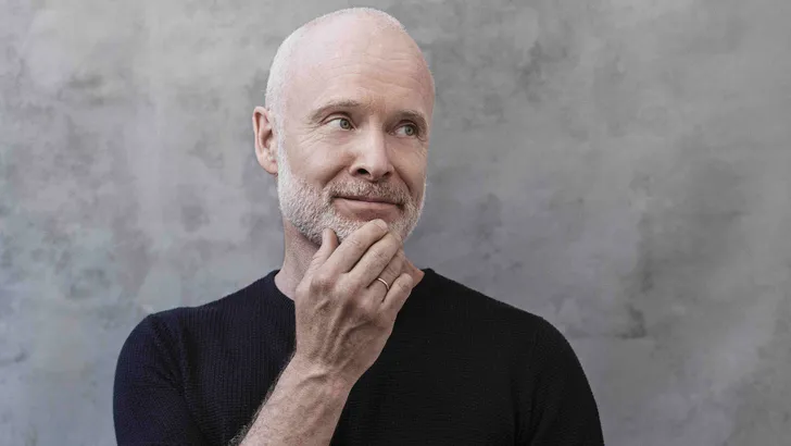 Weekendtip: Mart Visser's couture in het Raadhuis van Zandvoort