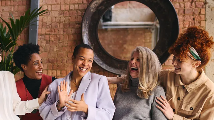 Niet op je 18e, maar pas veel later: dit cruciale kantelpunt in je hersenen bepaalt wie je wordt