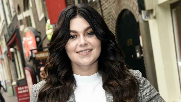 Roxeanne Hazes verrast door bijzonder cadeau