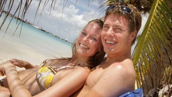 Verpozen op het strand van Curacao