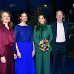 Royal looks: koningin Mary in 't groen