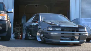 Toyota AE86 drifter heeft GR Yaris-motor onder de kap