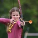 Prinses Charlotte richt met pijl en boog