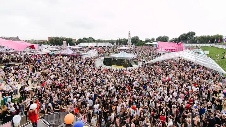 milkshake festival nudisten