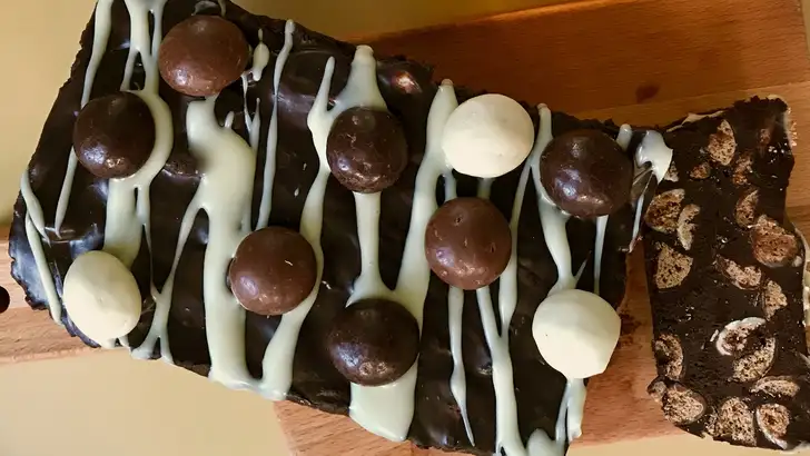 Arretjescake met chocoladekruidnoten