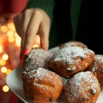 - oliebollen, w