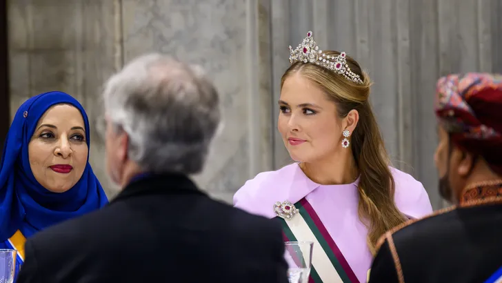 Prinses Amalia met het Mellerio-diadeem tijdens het staatsbanket voor de sultan van Oman, april 2025.