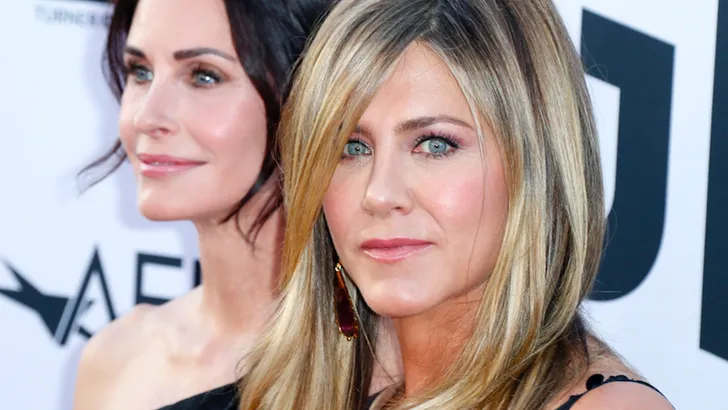 Jennifer Aniston (50) prachtig naakt in Harper's Bazaar