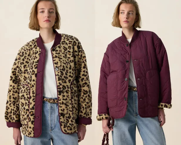 De omkeerbare jas van Sissy-Boy op beide manieren gedragen.