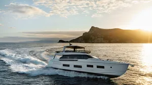 Jacht Azimut Fly82