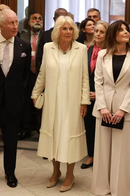 Geen betere outfit voor een porseleinen huwelijk, toch?