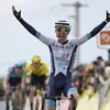 🎥 Lenny Martinez (21) zegeviert op steile muur in Parijs-Nice, Jorgenson terug aan de leiding na val Vingegaard | Wieler Revue