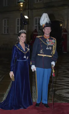 Prinses Marie in een navyblauwe jurk van Rikke Gudnitz