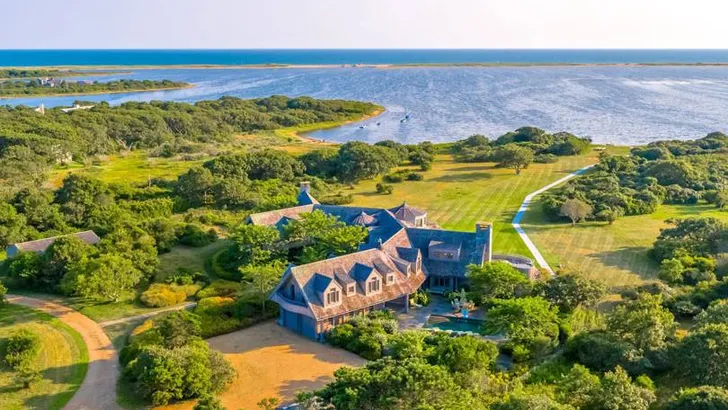 Obama's kopen beeldig huis aan zee