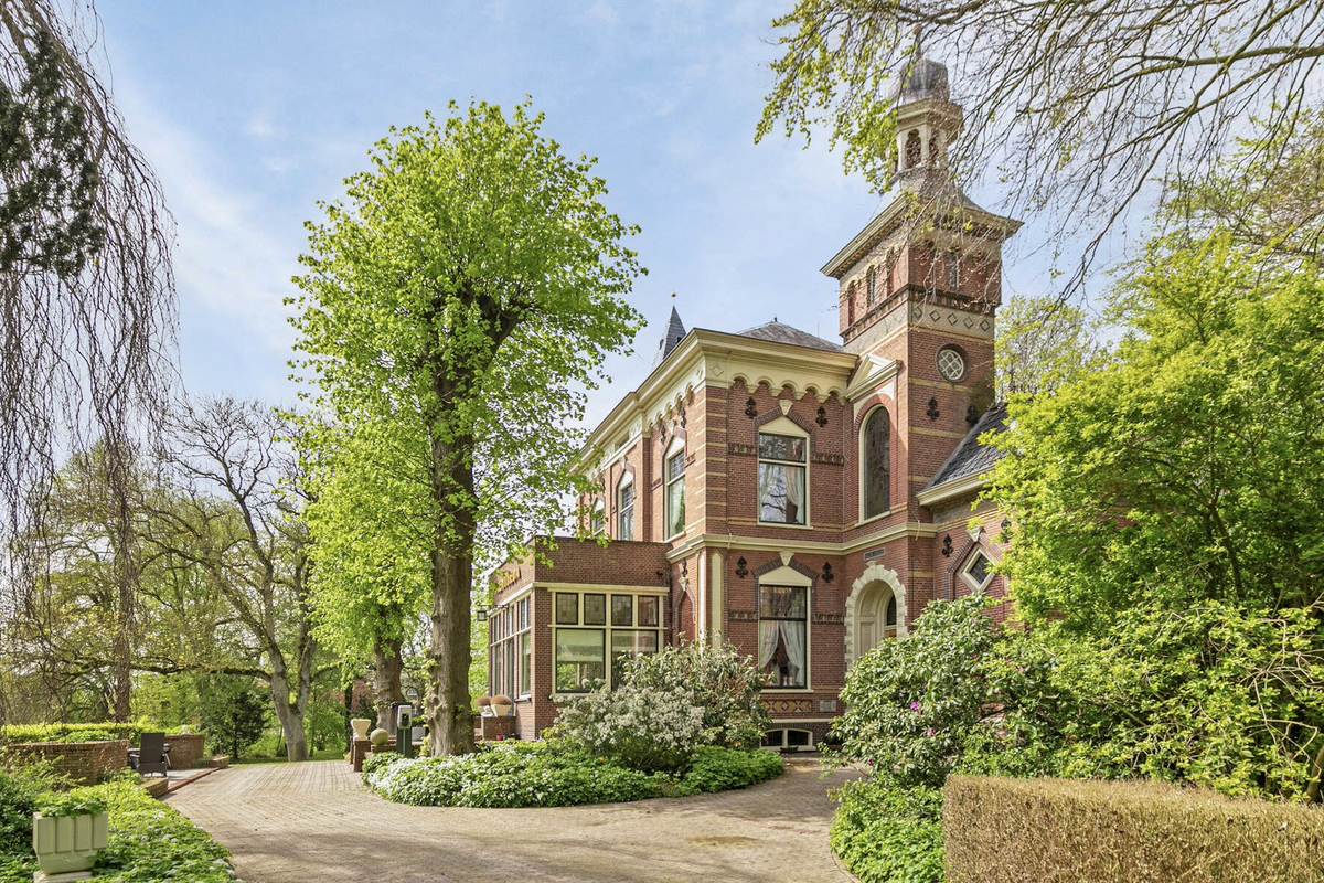 Parel op Funda: Groningse villa met sprookjestuin