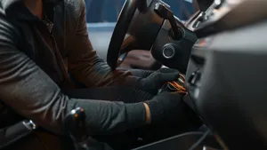 Auto gestolen? Met deze simpele truc van een paar tientjes vindt de politie hem direct terug