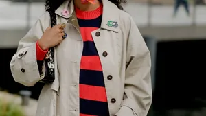 Vrouw met stijlvolle look.