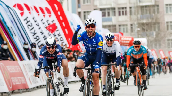 Mark Cavendish wint tweede etappe Ronde van Turkije, 3 jaar na zijn laatste zege