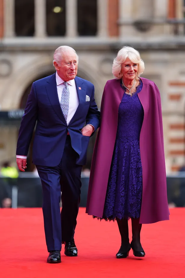 Koning Charles en koningin Camilla arriveren bij het King's Trust Gala, mei 2026.