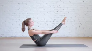 Zo bouw je stap voor stap een krachtige core op met yoga