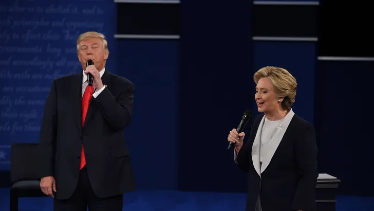 Lucky TV's 'zingende' Trump en Clinton zijn wereldwijde hit