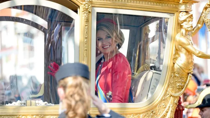 Máxima's knallende Valentino