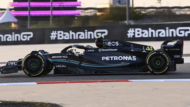 Russell: 'Mercedes gaat niet om de overwinning strijden in Bahrein'
